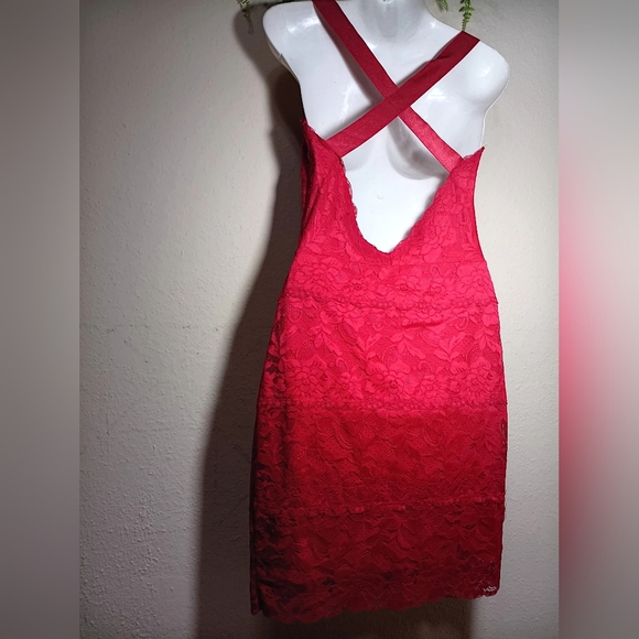Guess Vibrant Red Lace Dress - Picture 4 of 10